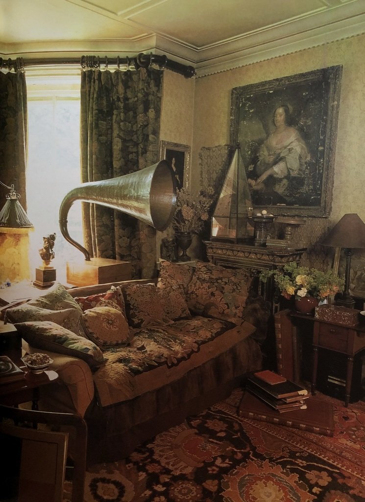 English Elegance / Living In Vogue