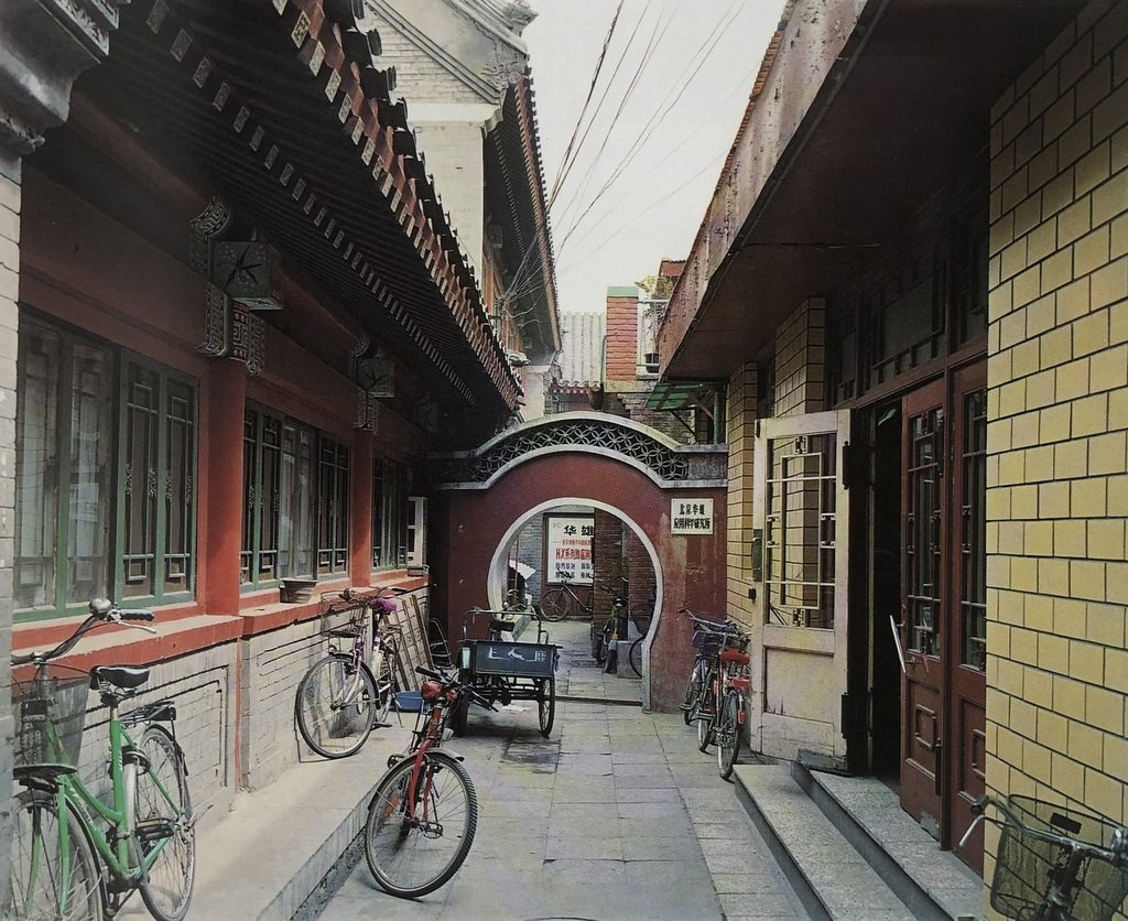 [SIGNED] THOMAS STRUTH STRASSE