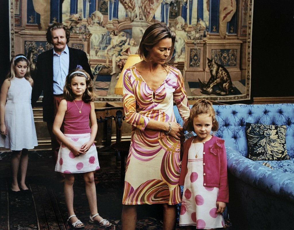 [SIGNED] TINA BARNEY THE EUROPEANS