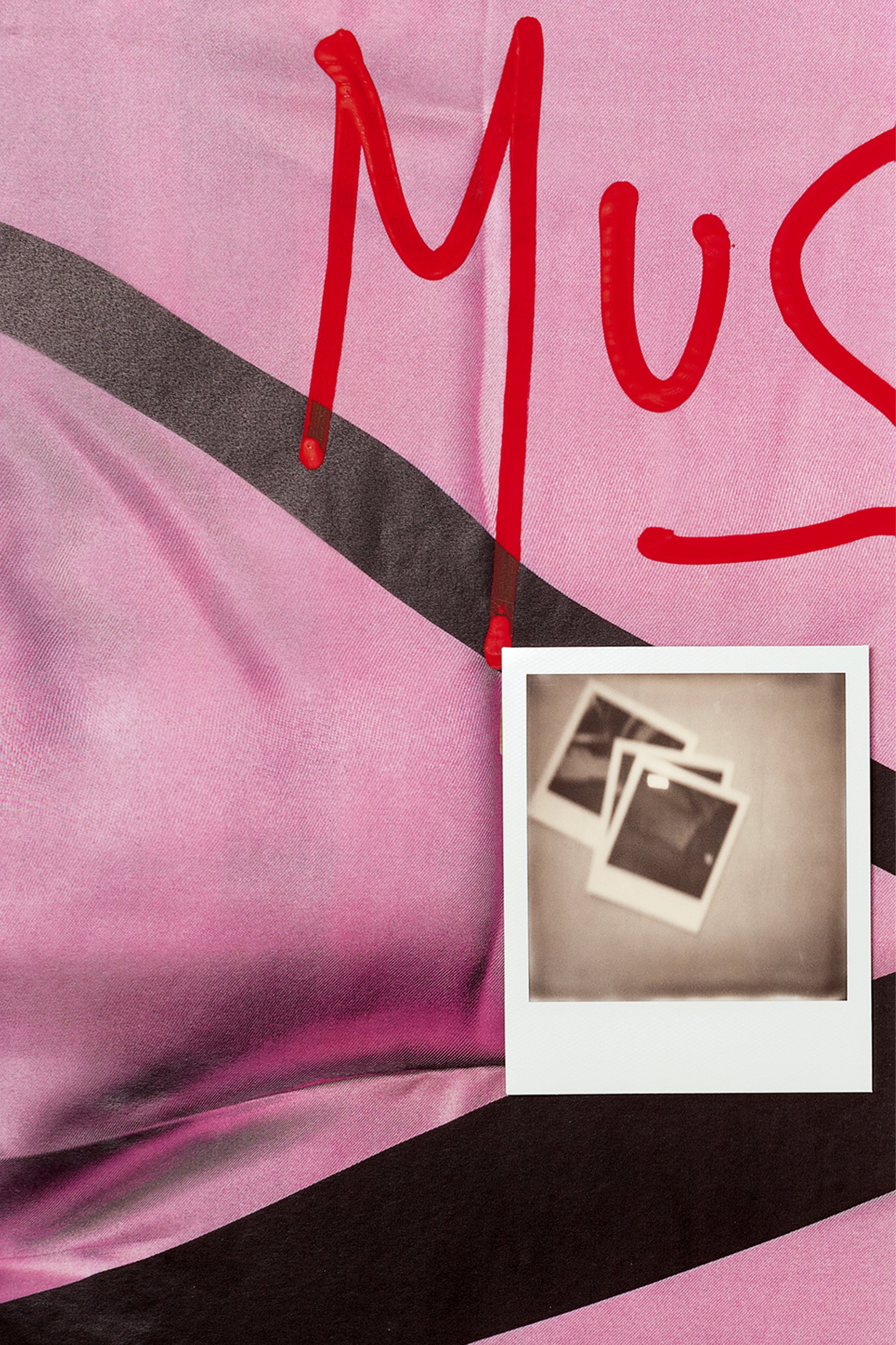 Valentino Garavani VLogo Signature Book