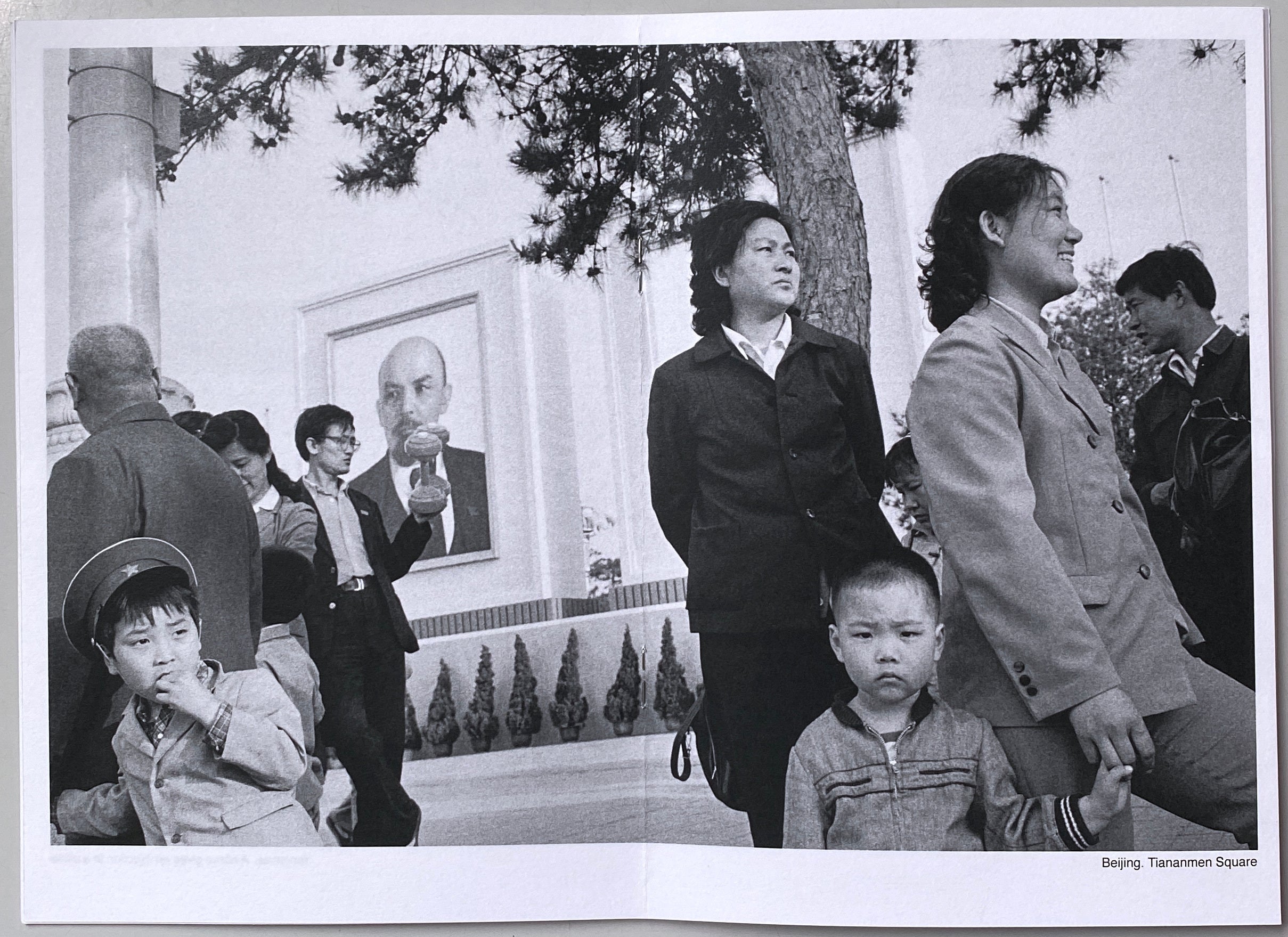 [SIGNED] MARTIN PARR CHINA 1985