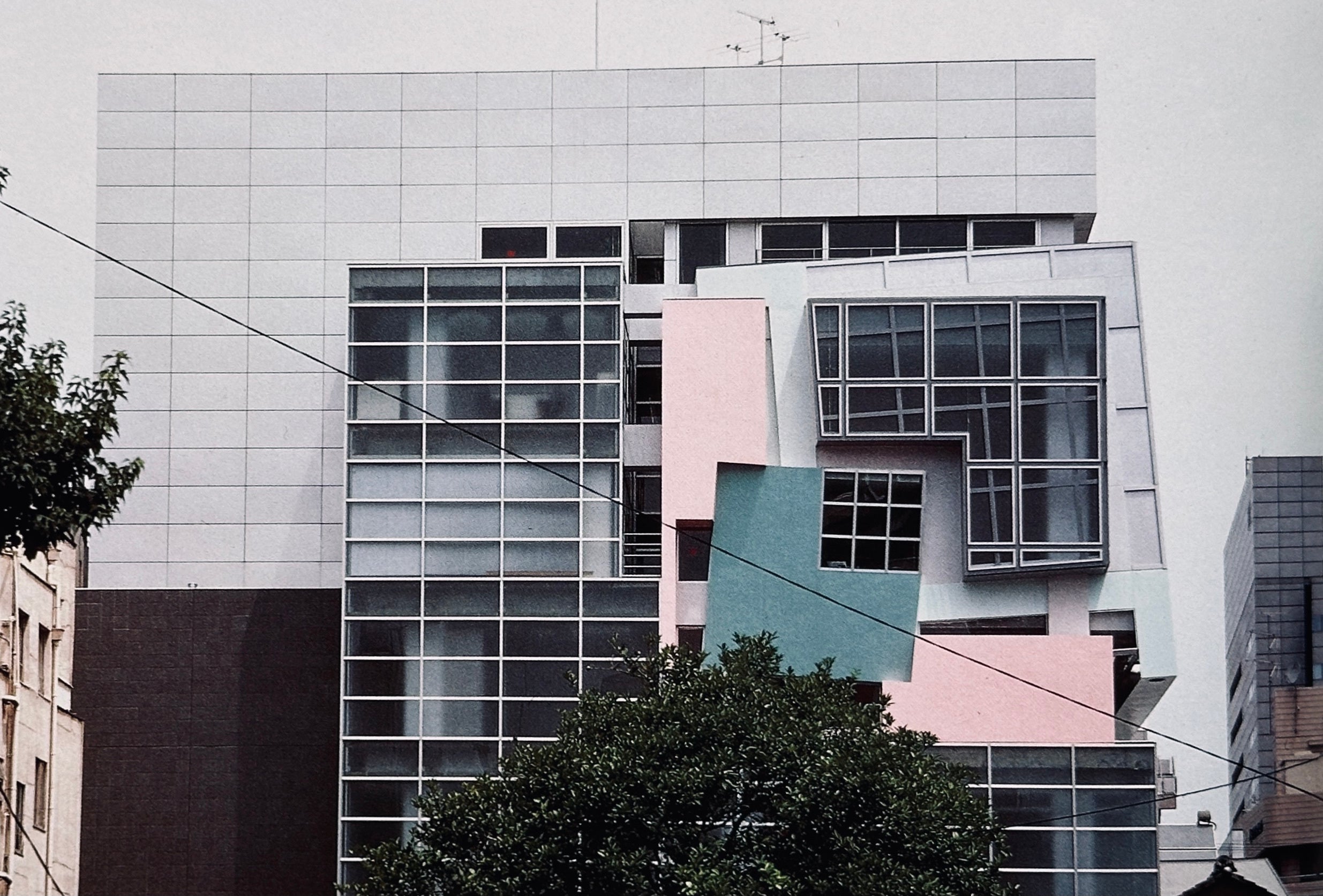 Annual of Display & Commercial Space Designs in Japan 1992