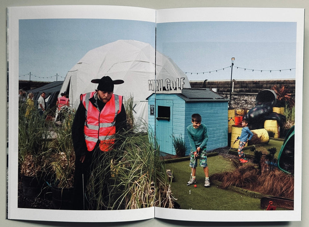 [SIGNED] MARTIN PARR ON A BOGEY WITH