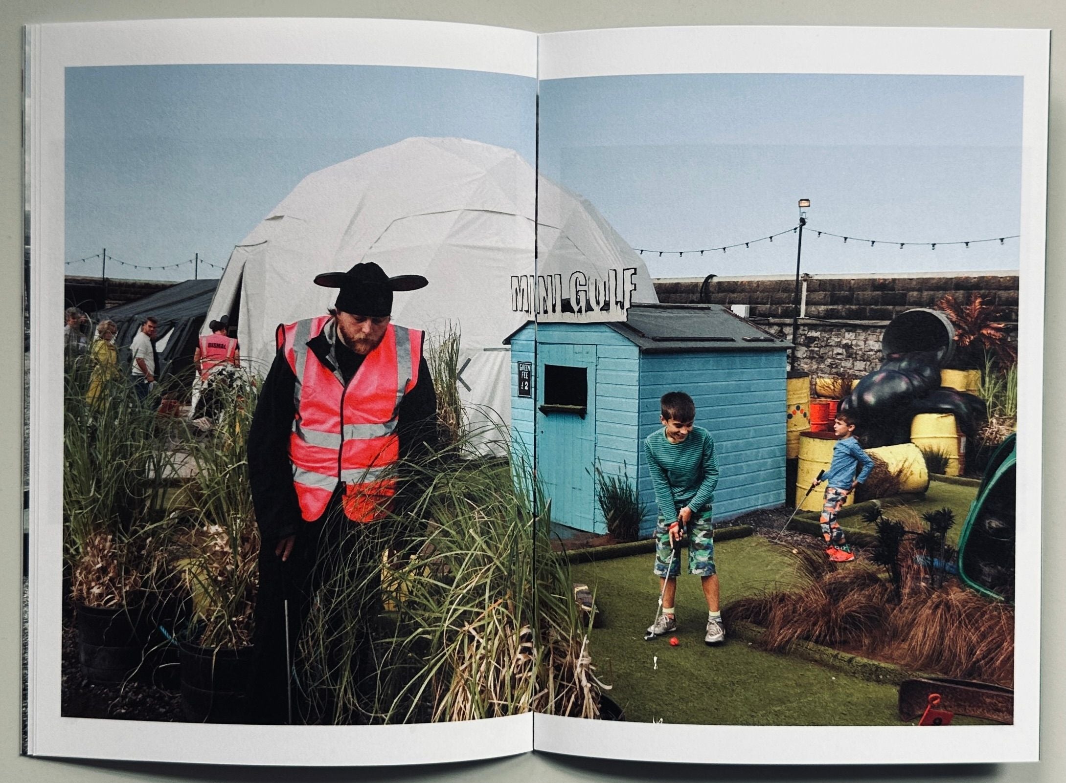 [SIGNED] MARTIN PARR ON A BOGEY WITH