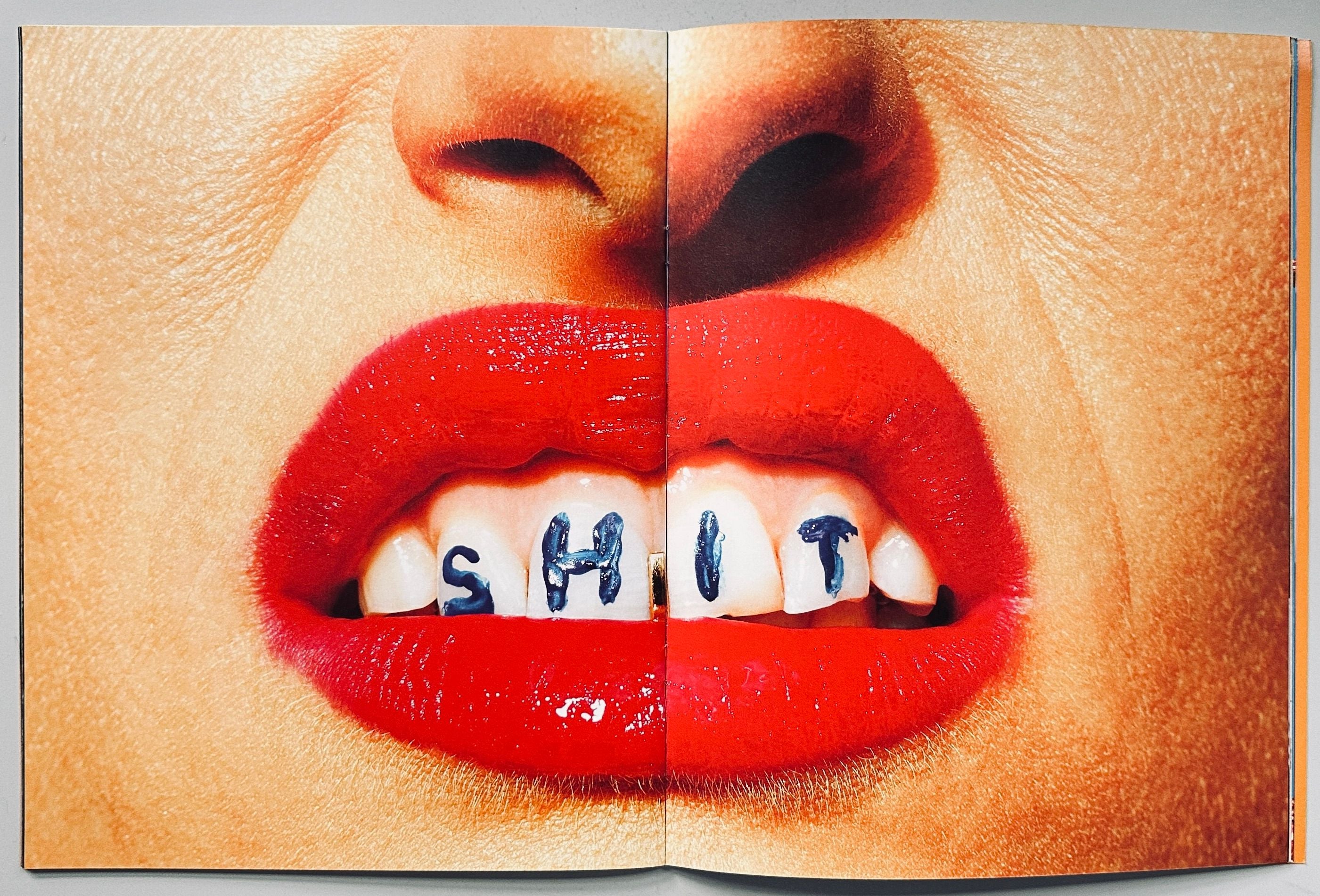 [SIGNED] MARTIN PARR TOILETMARTIN PAPERPARR