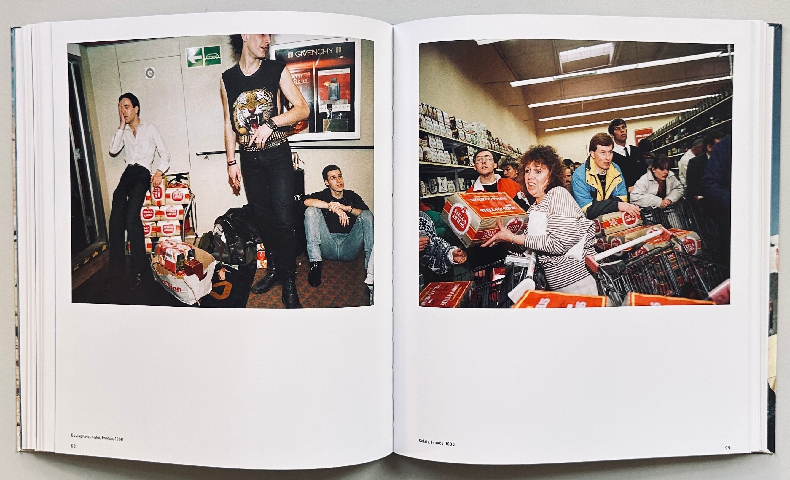 [SIGNED] MARTIN PARR GLOBAL WARNING