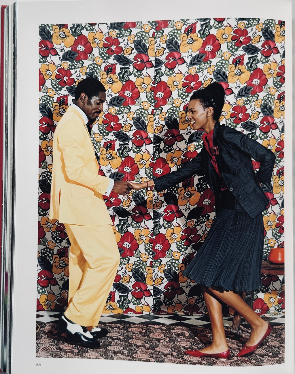 [SIGNED] GRACE THE AMERICAN VOGUE YEARS