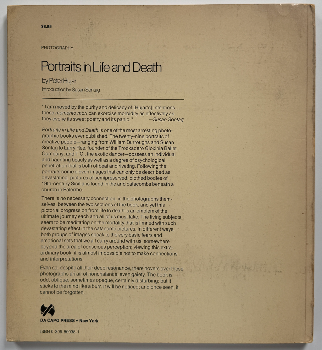 The back cover of the book 'Portraits in Life and Death' by Peter Huizer, published by G. Boelcke Press.